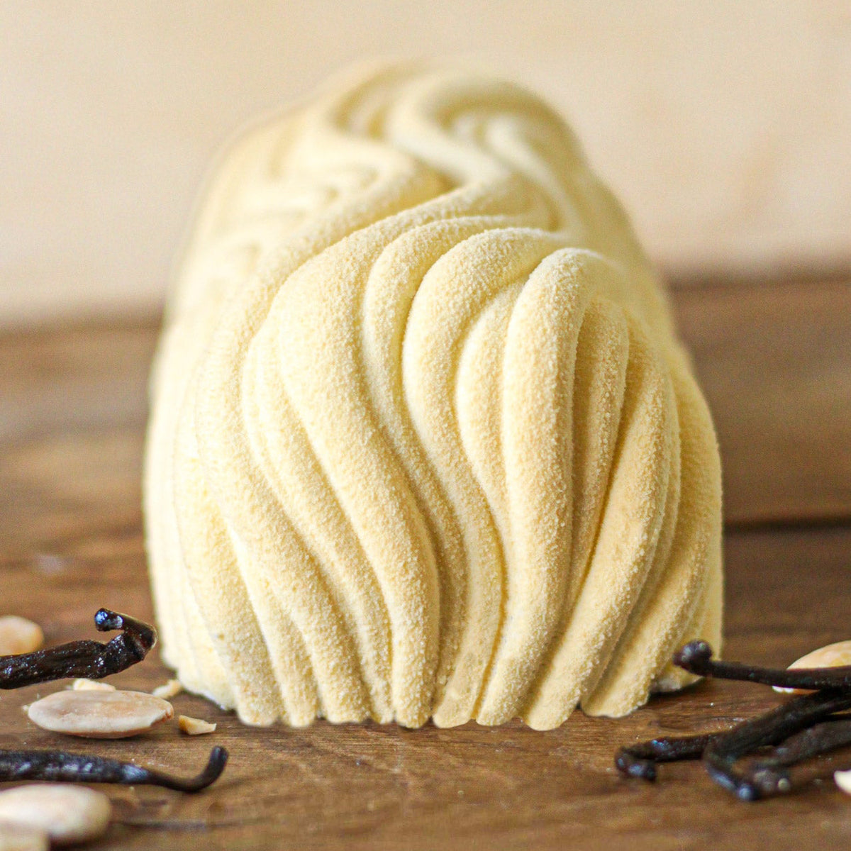 Bûche Vanille, Poire & Amande