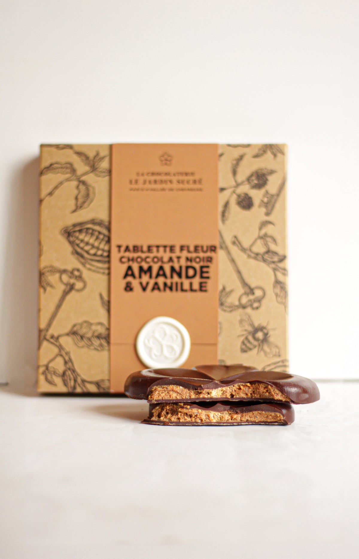 Tablette fleur chocolat noir praliné amande et vanille