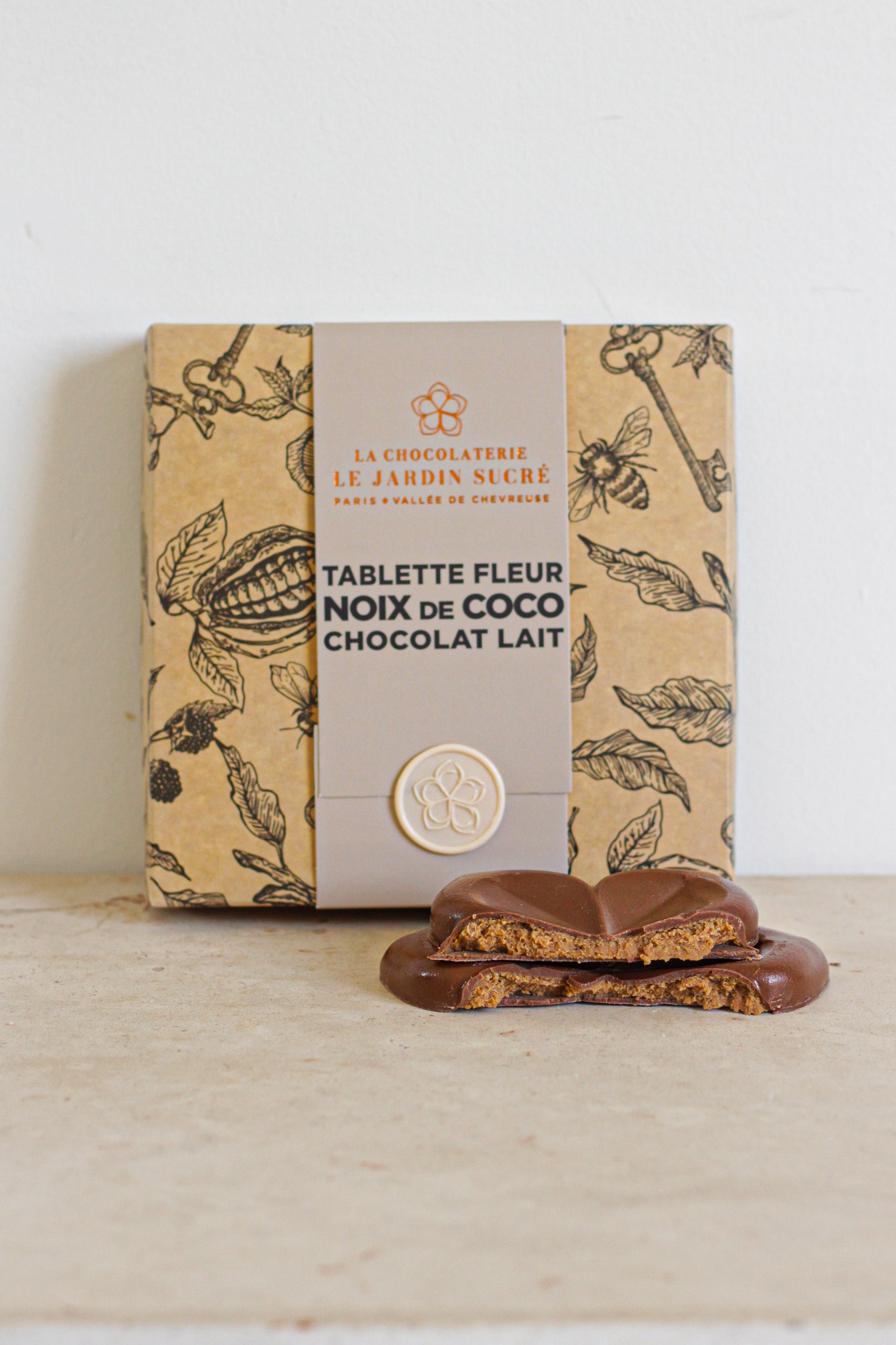 Tablette fleur chocolat au lait et praliné noix de coco